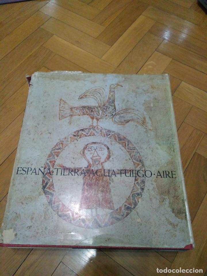 Old books: LIBRO GRAN FORMATO - ESPA&Ntilde;A, TIERRA, AGUA, FUEGO, AIRE - MINISTERIO DE INFORMACI&Oacute;N Y TURISMO