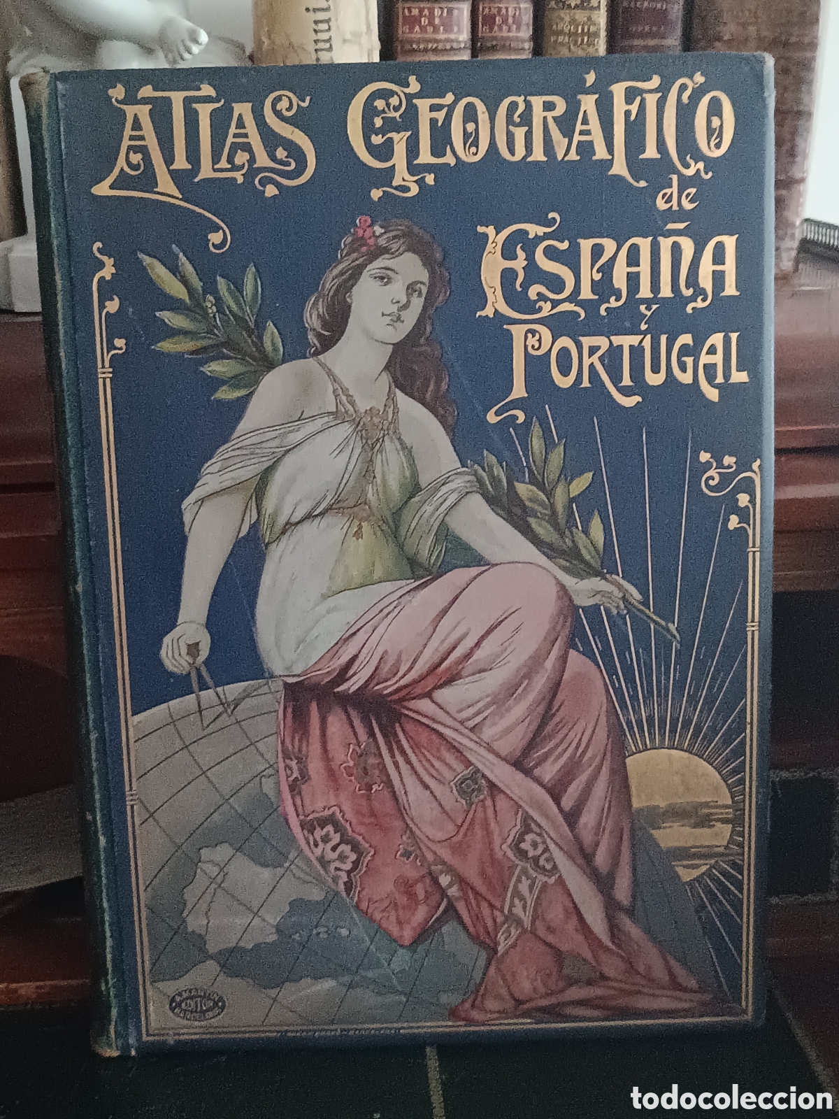 Libros antiguos: ATLAS GEOGR&Aacute;FICO IBERO AMERICANO PORTUGAL BENITO CHIAS ca. 1903 12 MAPAS COLOR CUBIERTA MODERNISTA