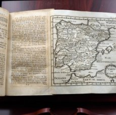 Libros antiguos: ETAT PRESENT DE L'ESPAGNE - VAYRAC, ABBÉ (JEAN) DE / AMSTERDAM, 1719 TOMO PRIMERO CON 4 MAPAS. Lote 387075879