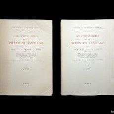 Libros antiguos: LOS COMENDADORES DE LA ORDEN DE SANTIAGO - LUIS DE SALAZAR Y CASTRO - 2 VOLS. CASTILLA Y LEÓN (1949)