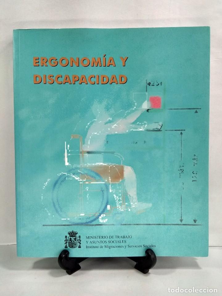 Antiquarische B&uuml;cher: ERGONOM&Iacute;A Y DISCAPACIDAD. VV.AA. 1&ordf; Ed. ISBN 8488986475. Excelente estado.