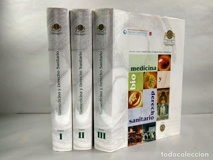 Antiquarische B&uuml;cher: BIOMEDICINA Y DERECHO SANITARIO. TOMOS I-II-III. VV.AA. Edita ADEMAS Comunicaci&oacute;n, 2006.