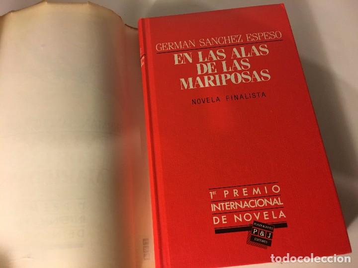 Libros antiguos: LIBRO EN LAS ALAS DE LAS MARIPOSAS - Foto 2