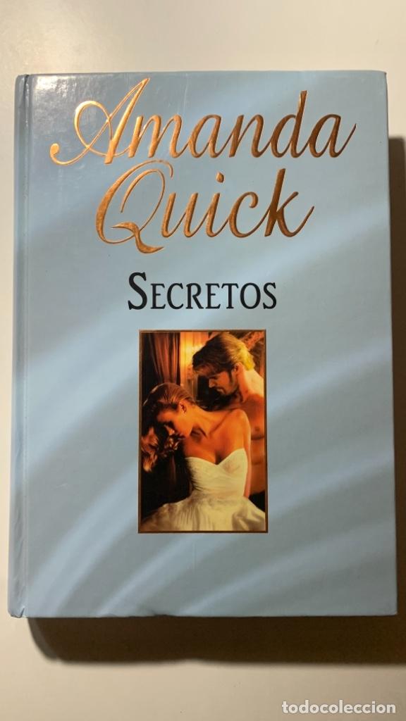 Libros antiguos: SECRETOS DE AMANDA QUICK RBA - Foto 1