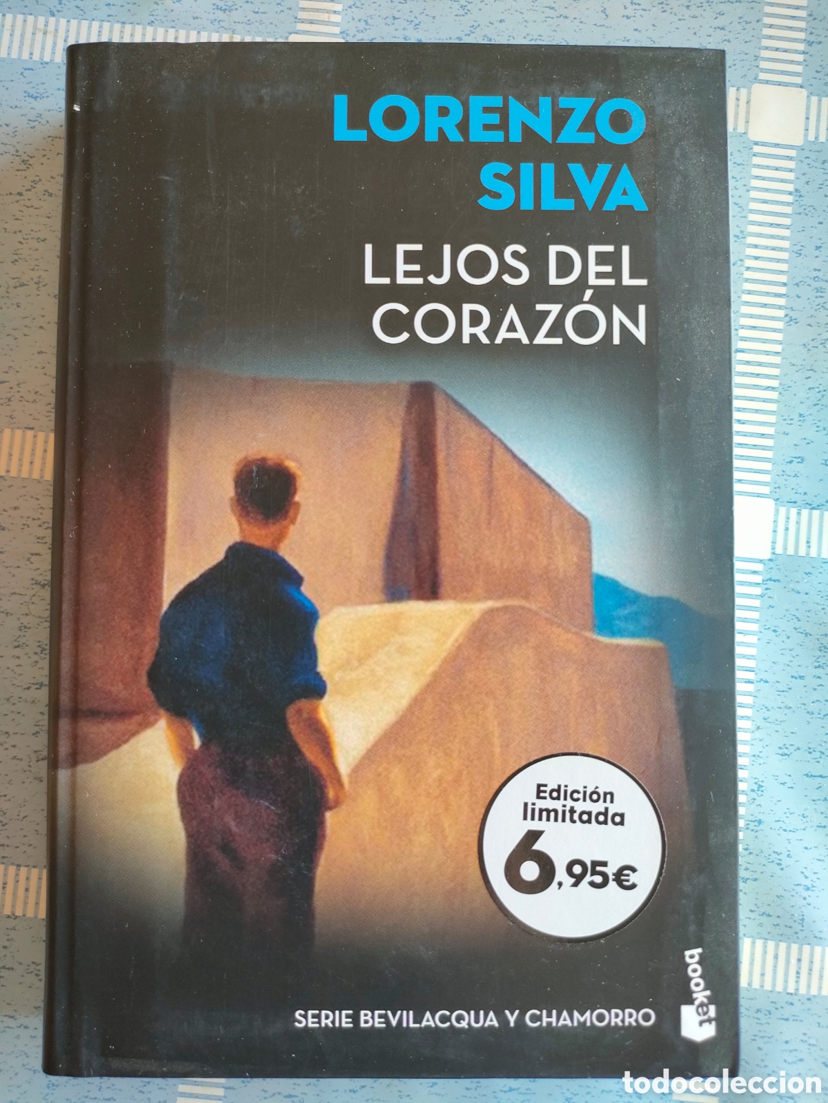 Libros antiguos: Lejos del coraz&oacute;n de Lorenzo Silva. - Foto 1