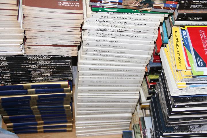 Libros antiguos: Lote de m&aacute;s de 500 libros - Foto 1