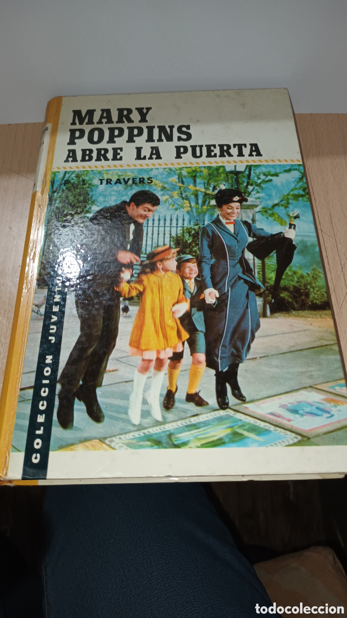 Libros antiguos: Mary Poppins abre la puerta, 1.966