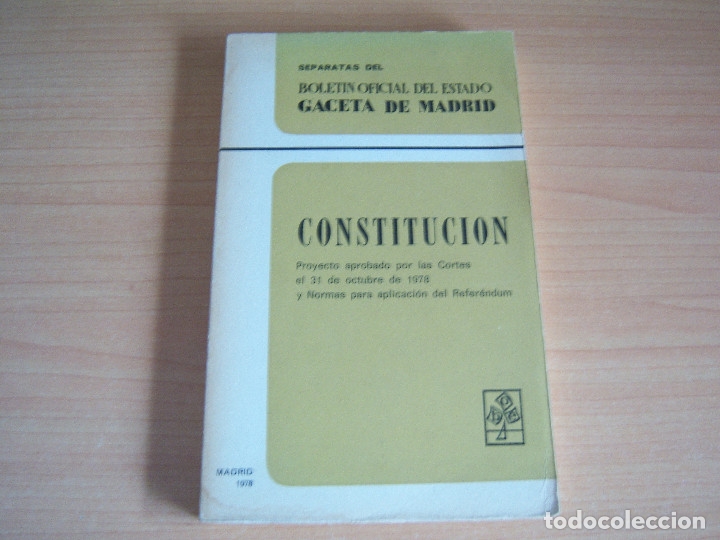 Libros antiguos: CONSTITUCION 1978 (LIBRO) - Foto 1