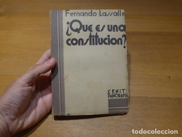 Libros antiguos: Antiguo libro de 1931 Que es una constitucion? CENIT, original.