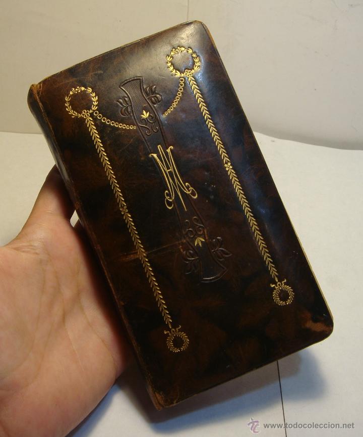 Antiquarische B&uuml;cher: El Oficio del Domingo 1889. Encuadernado en Piel con dorados. Con grabados.