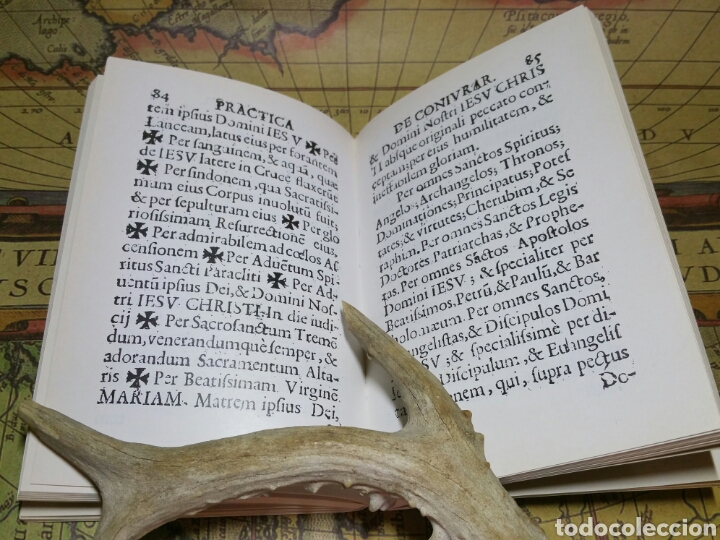 Libros antiguos: Facsimil Pr&aacute;ctica de conjurar 1673 - Foto 2