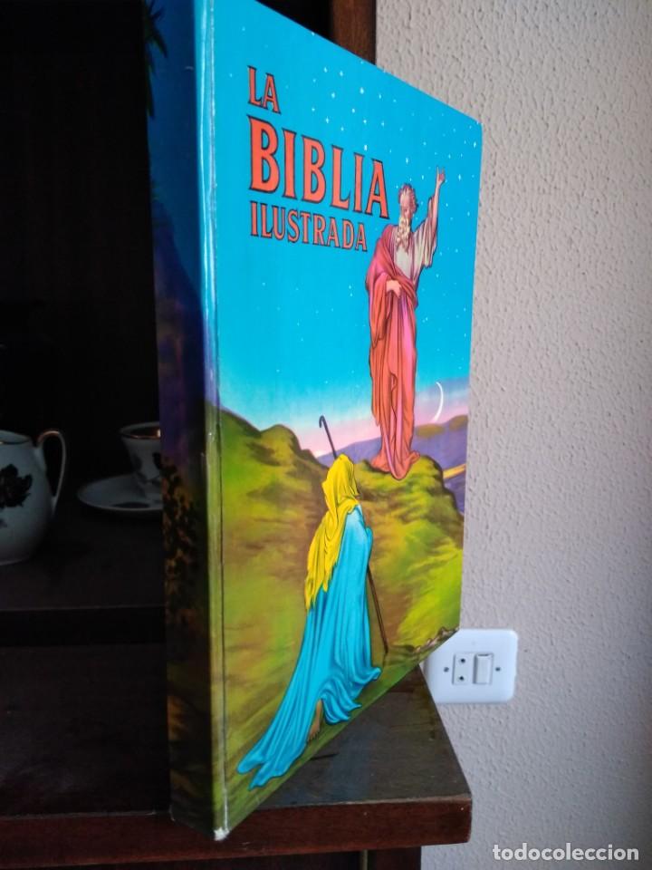 Libros antiguos: LA BIBLIA ILUSTRADA - Foto 2