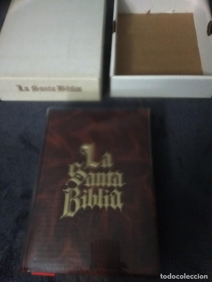 Old books: Bonito libro la santa biblia