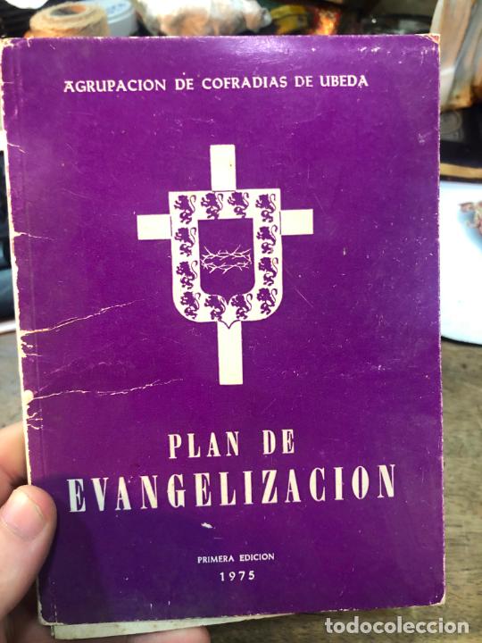Antiquarische B&uuml;cher: LIBRO AGRUPACION DE COFRADIAS DE UBEDA A&Ntilde;O 1975 - SEMANA SANTA - 58 PAG.