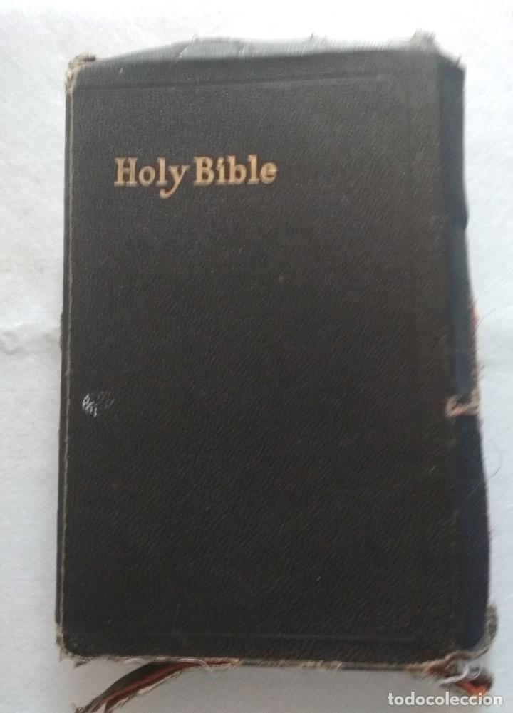 Libros antiguos: HOLY BIBLE - Foto 1