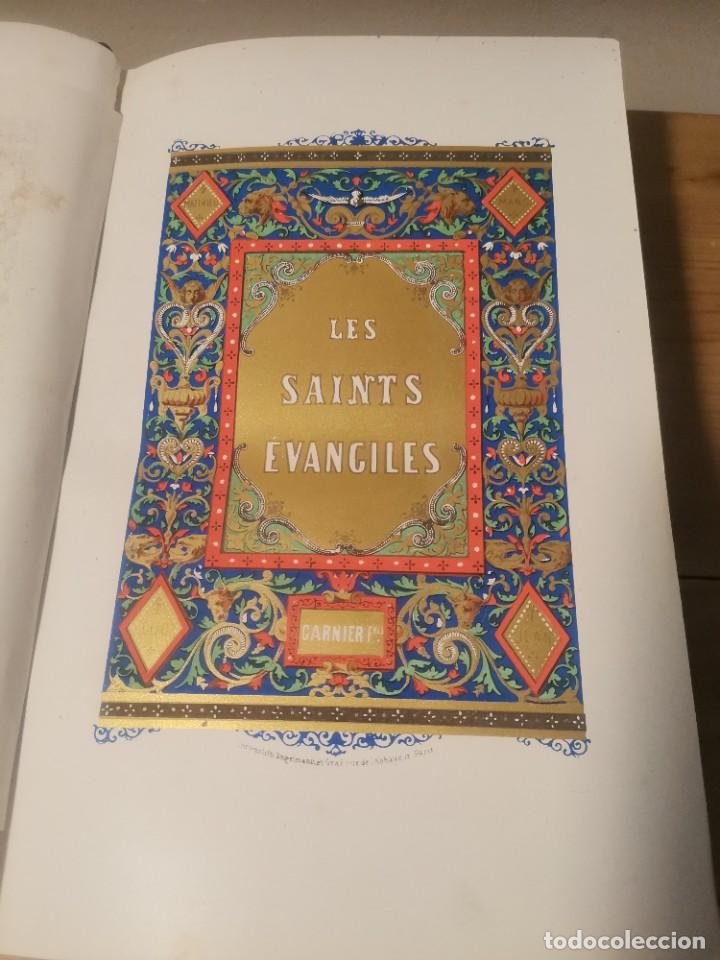 Libros antiguos: Les saints evangiles - Foto 4