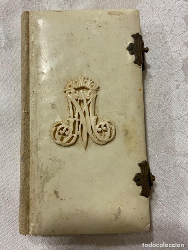 Libros antiguos: C-46. Devocionario Ramillete de oro. Milan Mauri. 2&ordf; Edici&oacute;n. Inicial mariana en hueso. 1.897