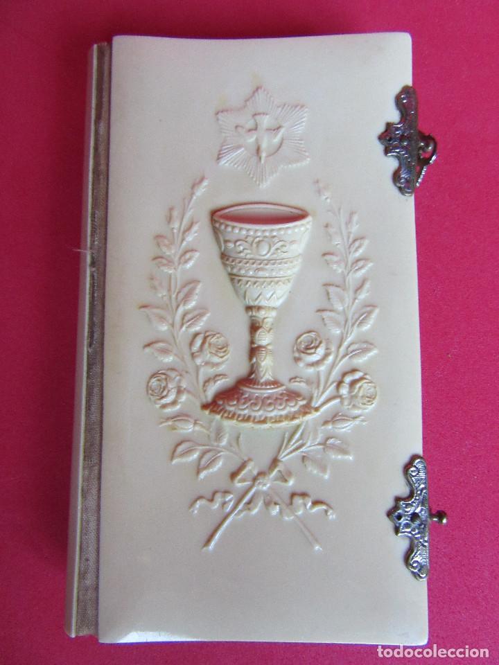 Antiquarische B&uuml;cher: DEVOCIONARIO PRIMERA COMUNION - LLAVE DEL PARAISO BARCELONA 1896