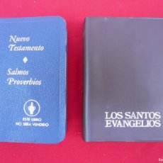 Libros antiguos: LOTE 2 LIBROS RELIGIOSOS: NUEVO TESTAMENTO CON SALMOS Y PROVERBIOS Y LOS SANTOS EVANGELIOS. Lote 373985579