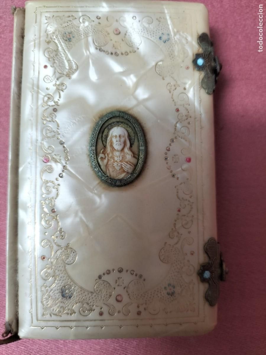 Libros antiguos: Libro de misa de la primera comunion con relieve del corazon de jesus - Foto 1