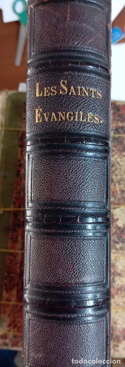 Libros antiguos: Les saints evangiles - Foto 1