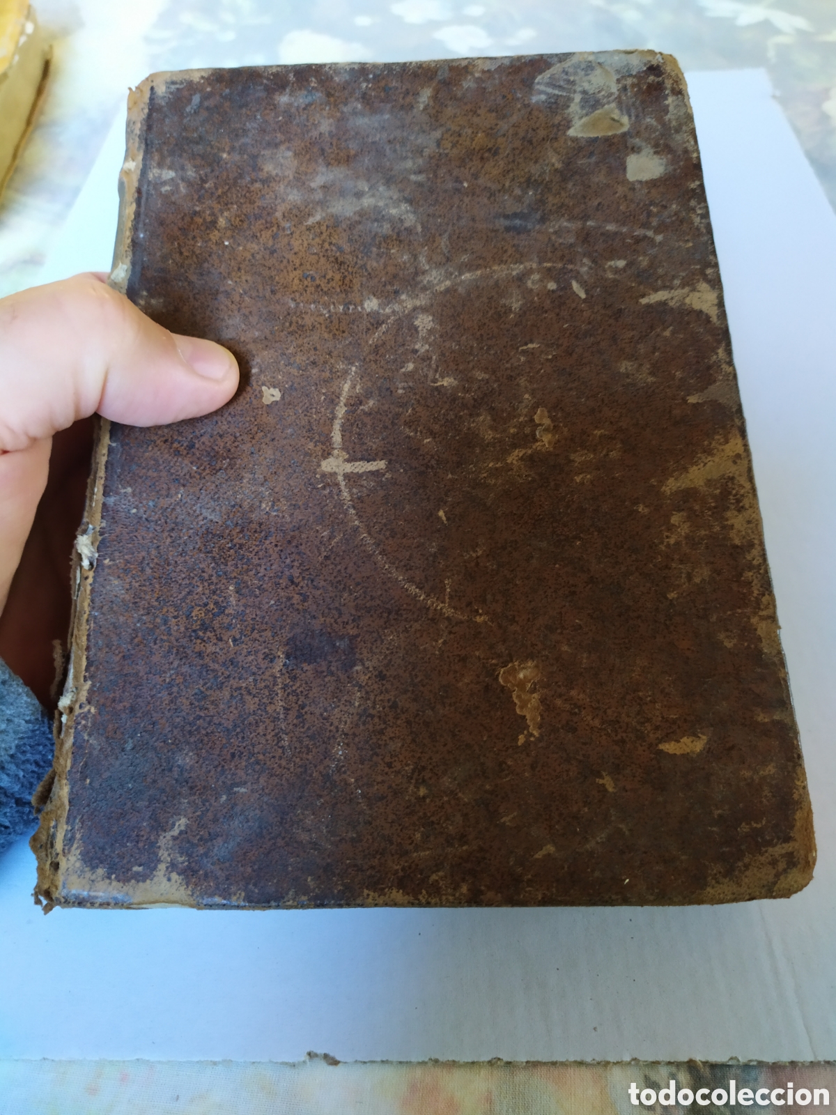 Old books: Teatro Critico Universal o Discursos Varios, tom&oacute; s&eacute;ptimo, 1746, cuero, impreso.