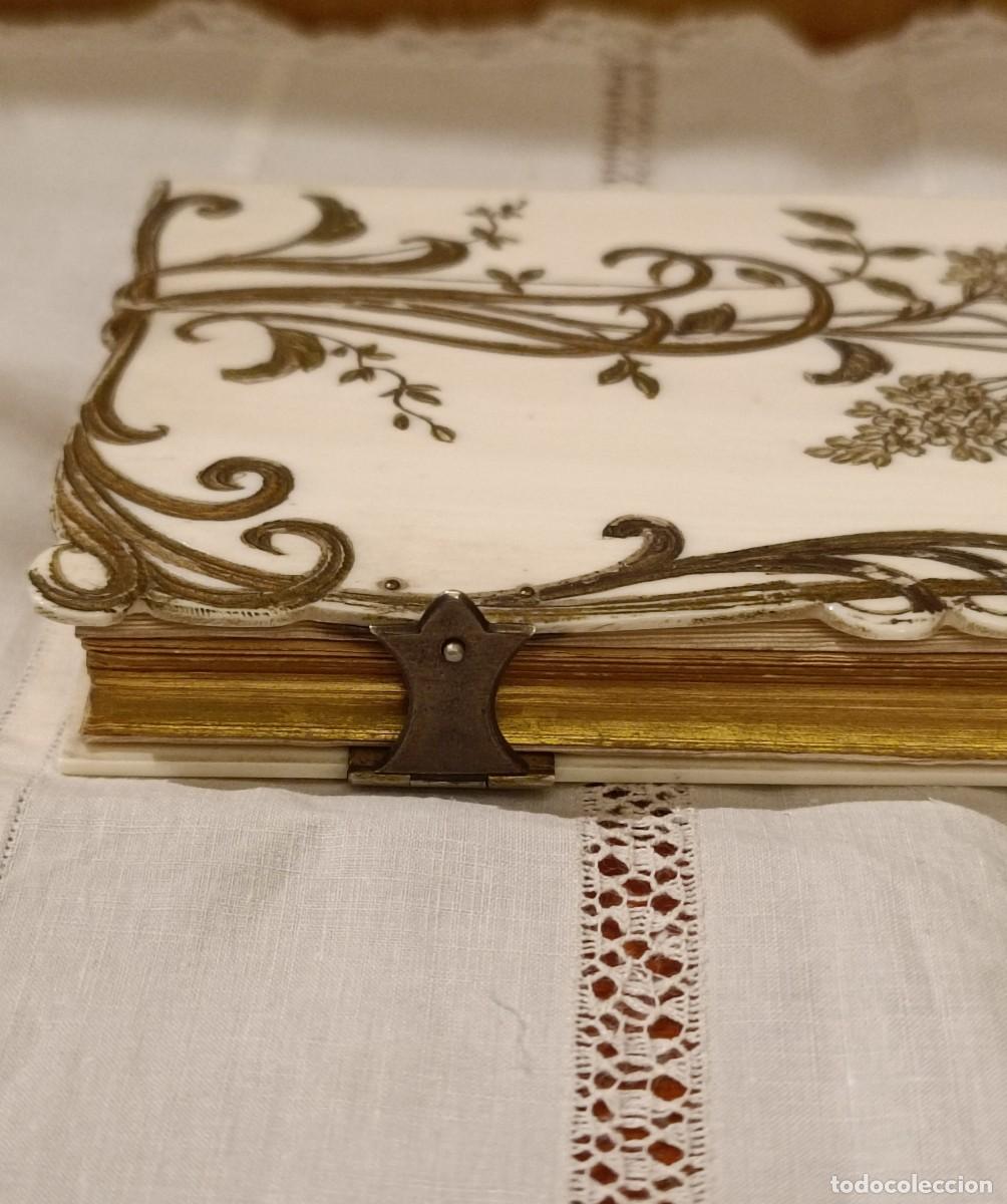 Libros antiguos: Devocionario de 1899 de hueso - Foto 12