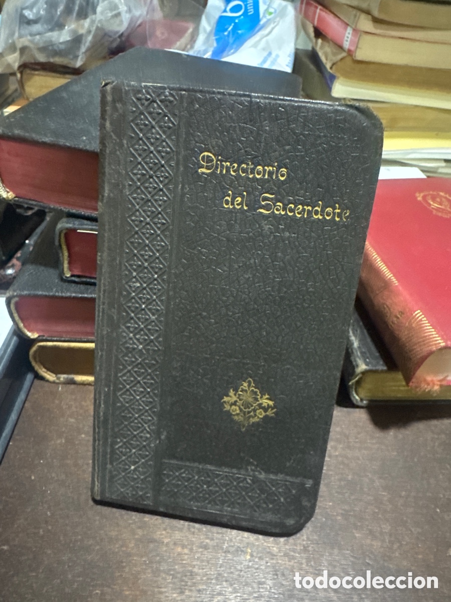 Antiquarische B&uuml;cher: DIRECTORIO DEL SACERDOTE EN SU VIDA PRIVADA Y P&Uacute;BLICA.