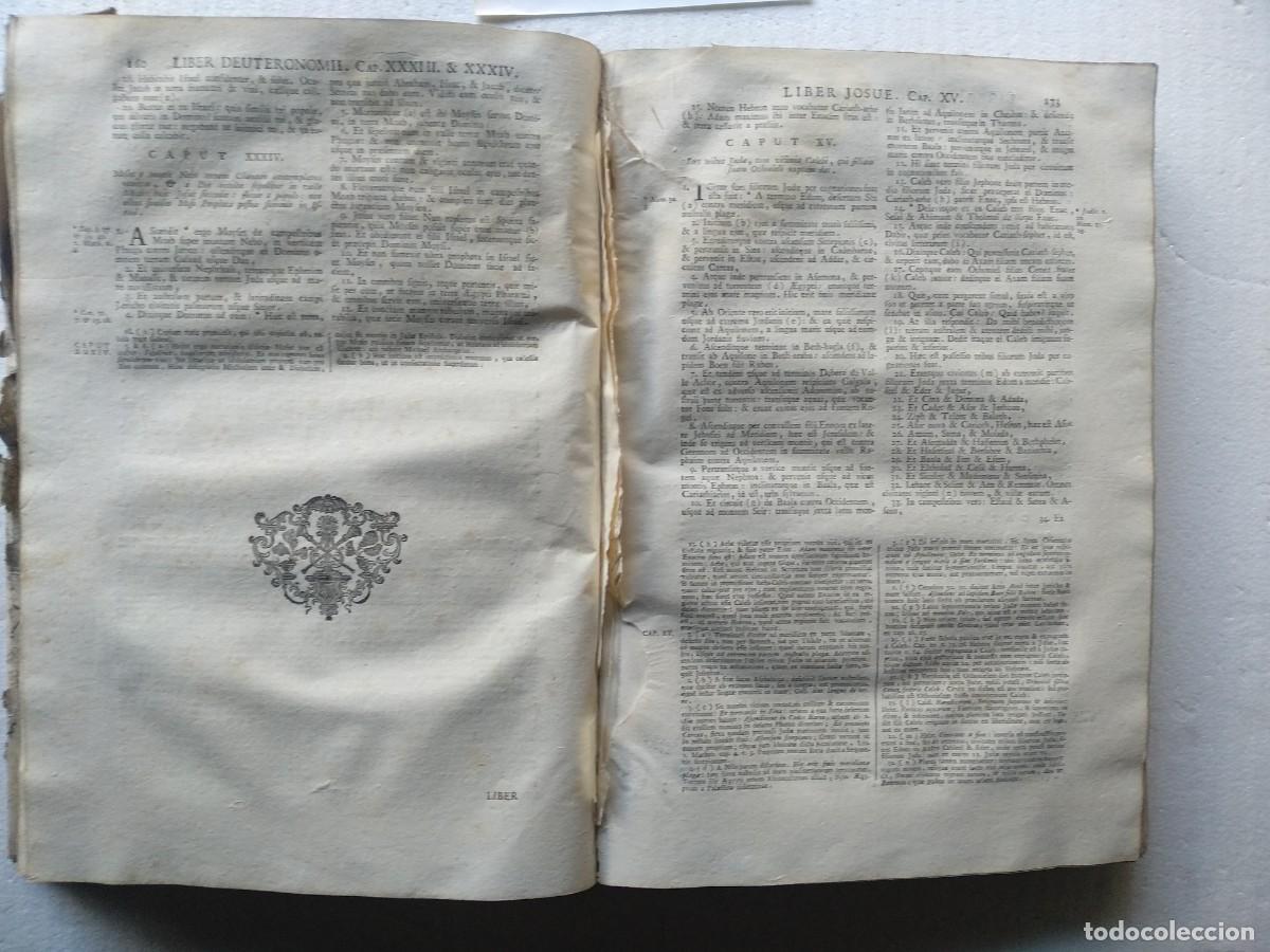 Libros antiguos: BIBLIA MUY ANTIGUA siglo XVIII incompleta falta portada ,tapas originales repe