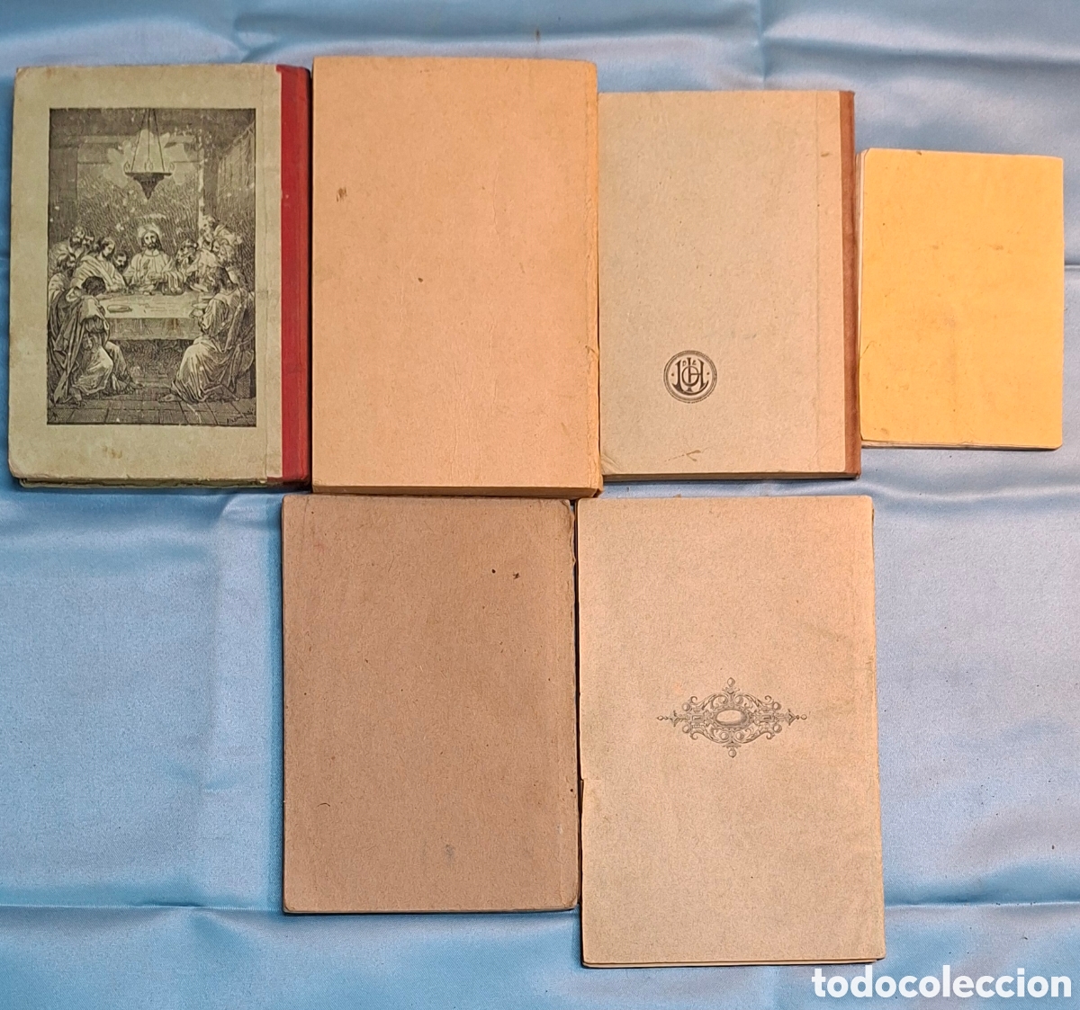Libros antiguos: Conjunto de cinco libros antiguos con tem&aacute;tica religiosa. - Foto 3