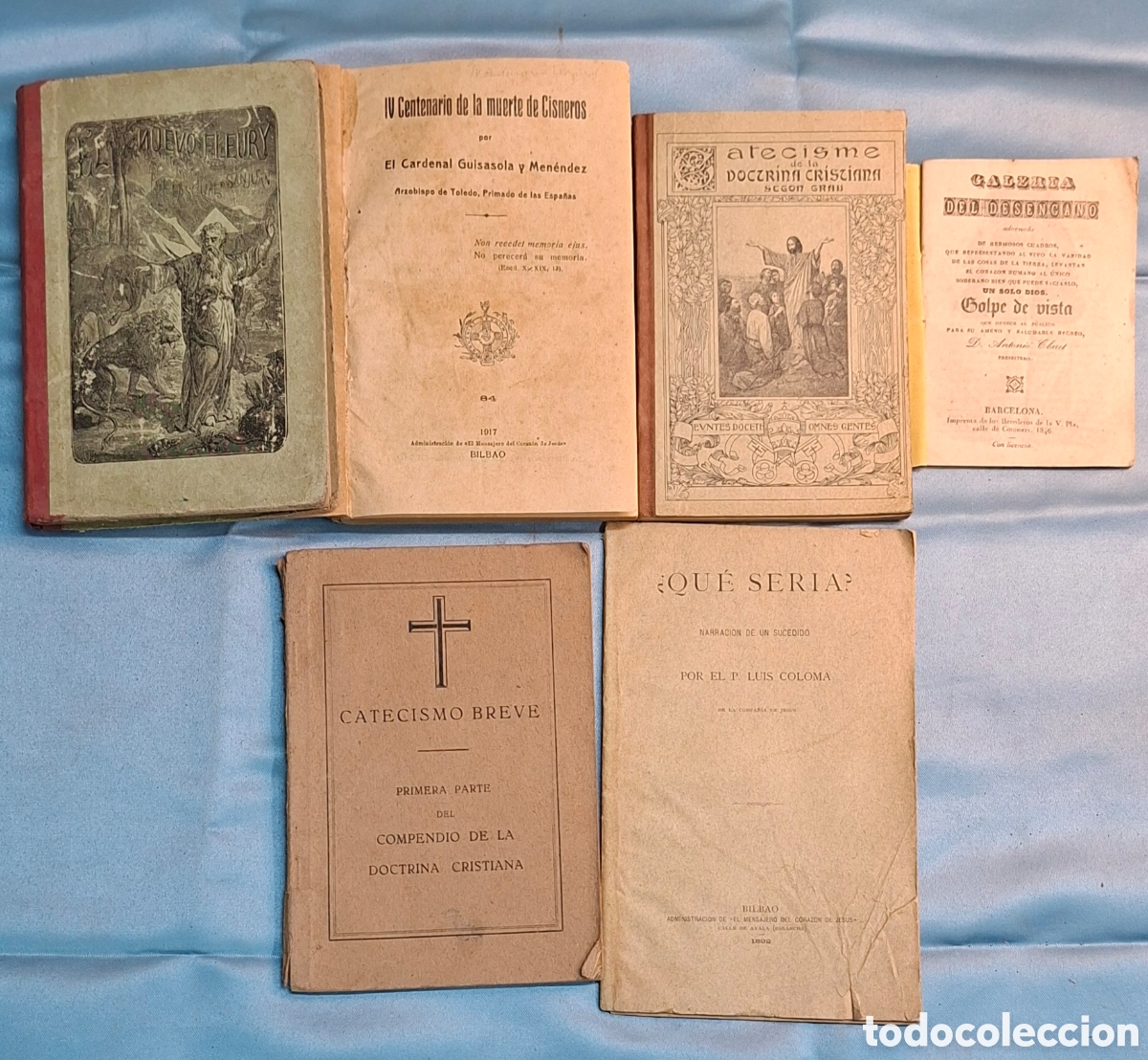 Libros antiguos: Conjunto de cinco libros antiguos con tem&aacute;tica religiosa.