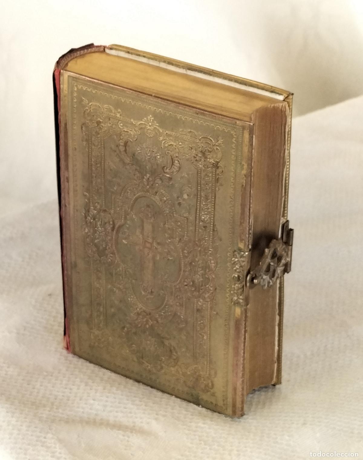 Libros antiguos: 1877 DIAMANTE DIVINO Y SEMANA SANTA - DEVOCIONARIO - TAPA MET&Aacute;LICA REPUJADA.