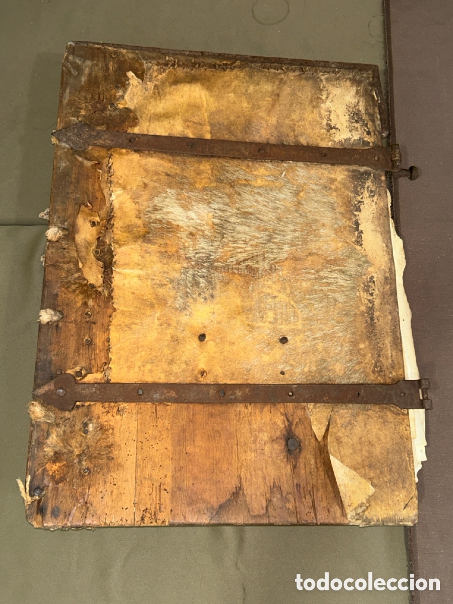 Old books: EJEMPLAR &Uacute;NICO, CANTORAL DEL S.XVI, 118 P&Aacute;GINAS DOBLES EN PERGAMINO, PIEL DE CABRITO (77 CM X 55 CM)
