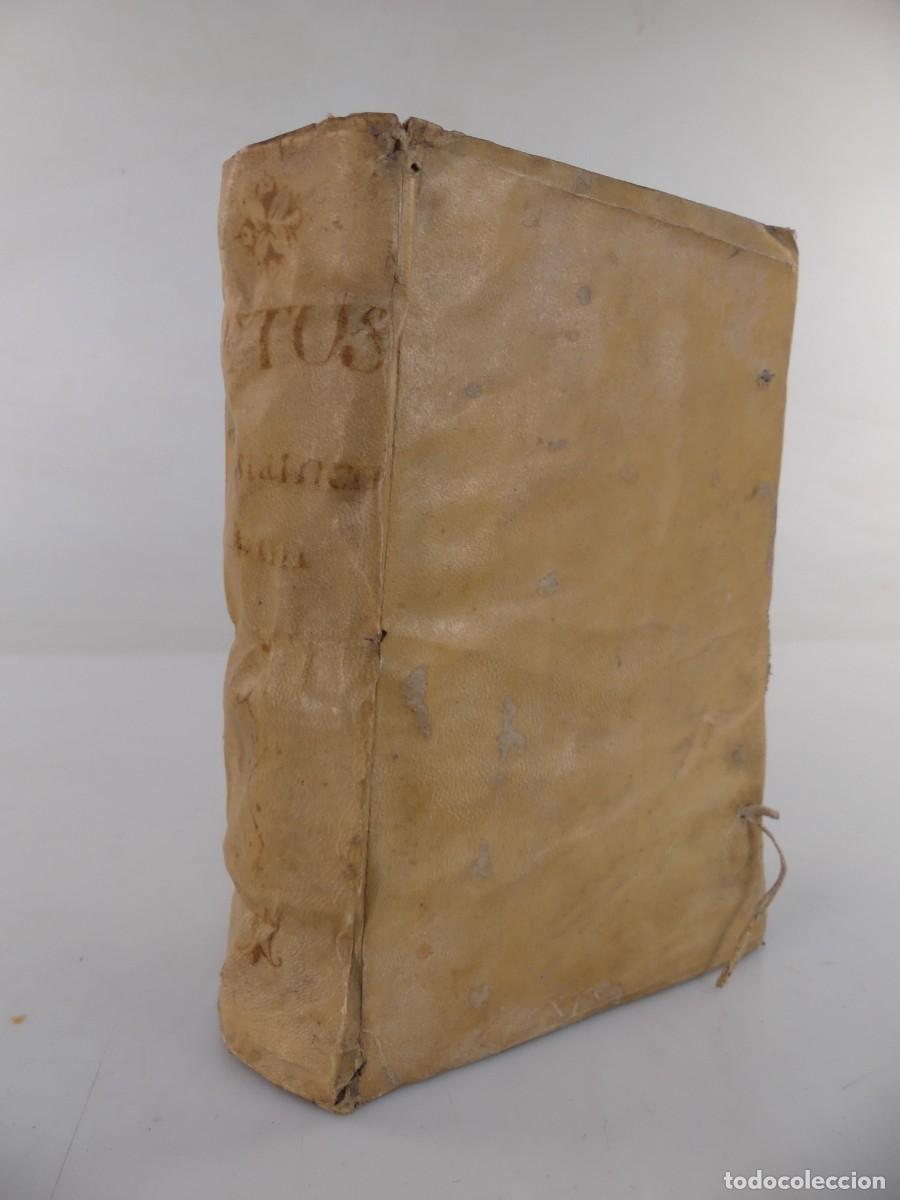 Libros antiguos: ANTIGUO LIBRO PIVS EPISCOPVS
