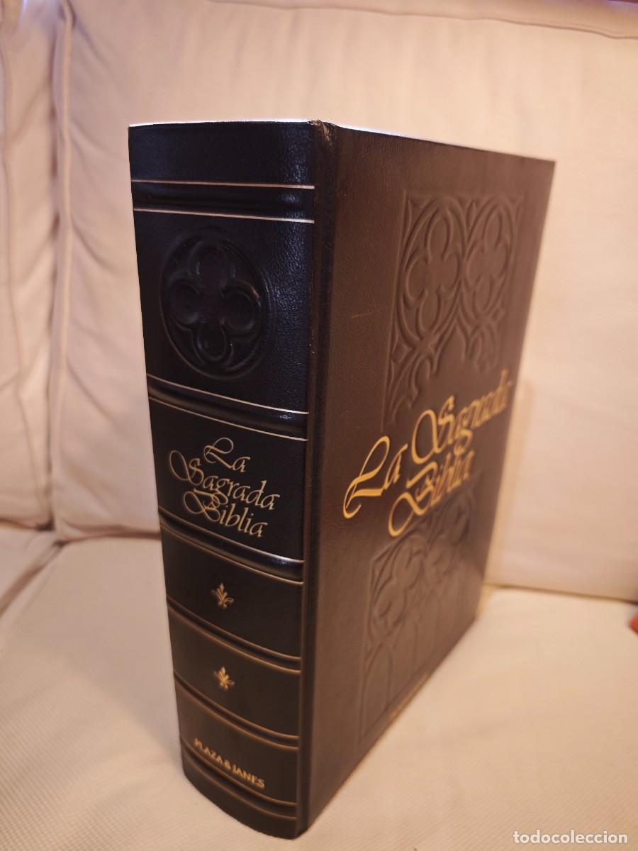 Libros antiguos: Sagrada Biblia de Montaner y Sim&oacute;n