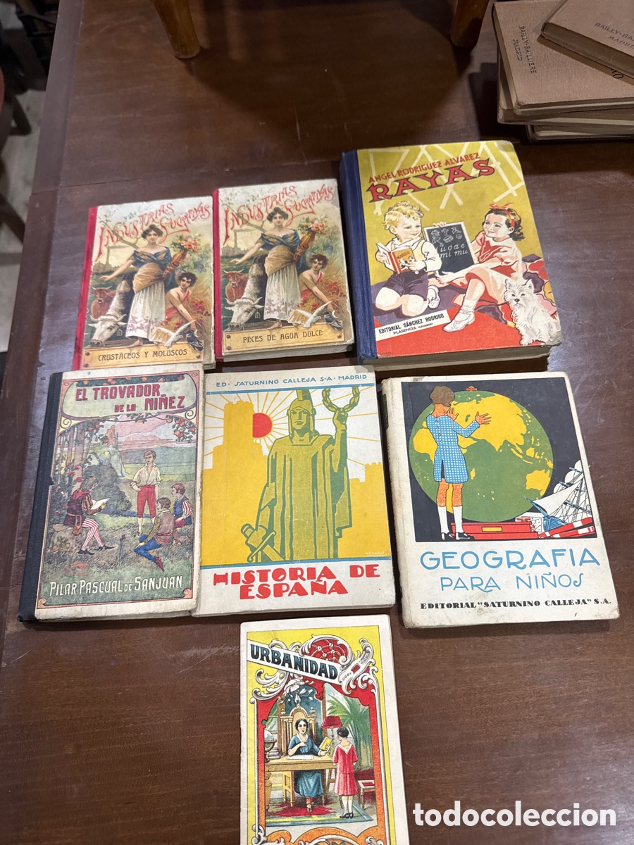 Libros antiguos: Lote de de varios libros de escuela - Foto 1