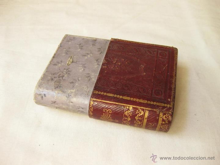 Libros antiguos: FUNDA CAJA LIBRO DE LA GUIA DE FORASTEROS DE 1832 - Foto 1