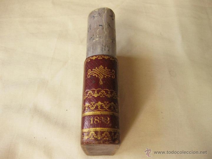 Libros antiguos: FUNDA CAJA LIBRO DE LA GUIA DE FORASTEROS DE 1832 - Foto 3