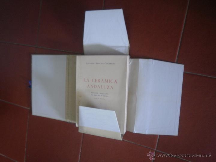 Libros antiguos: La cer&aacute;mica andaluza. - Foto 2