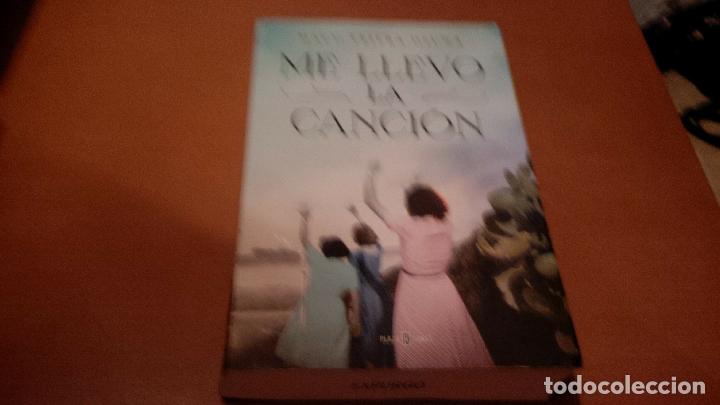 Libros antiguos: me llevo la cancion - Foto 1