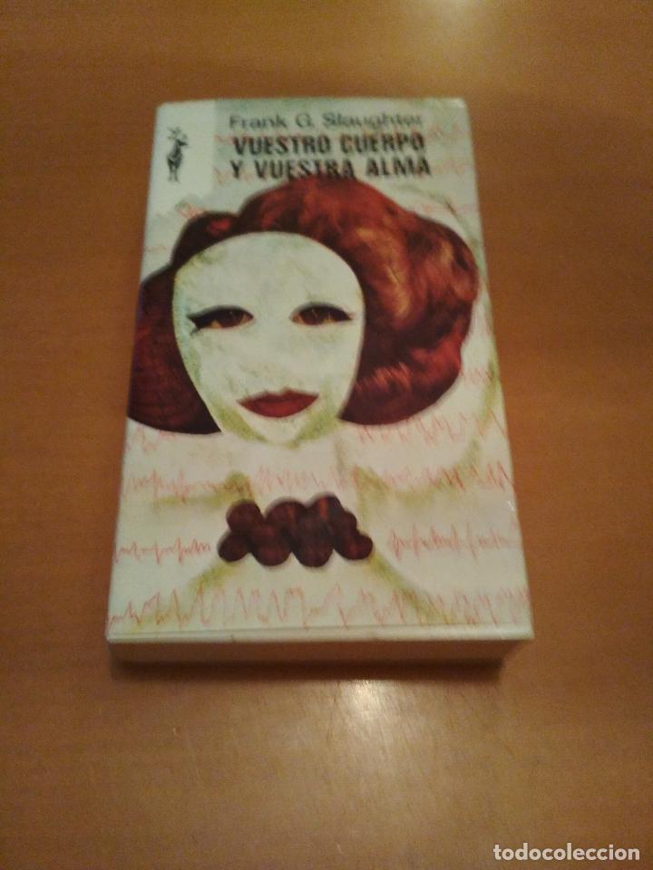 Libros antiguos: vuestro cuerpo y vuestra alma - Foto 1