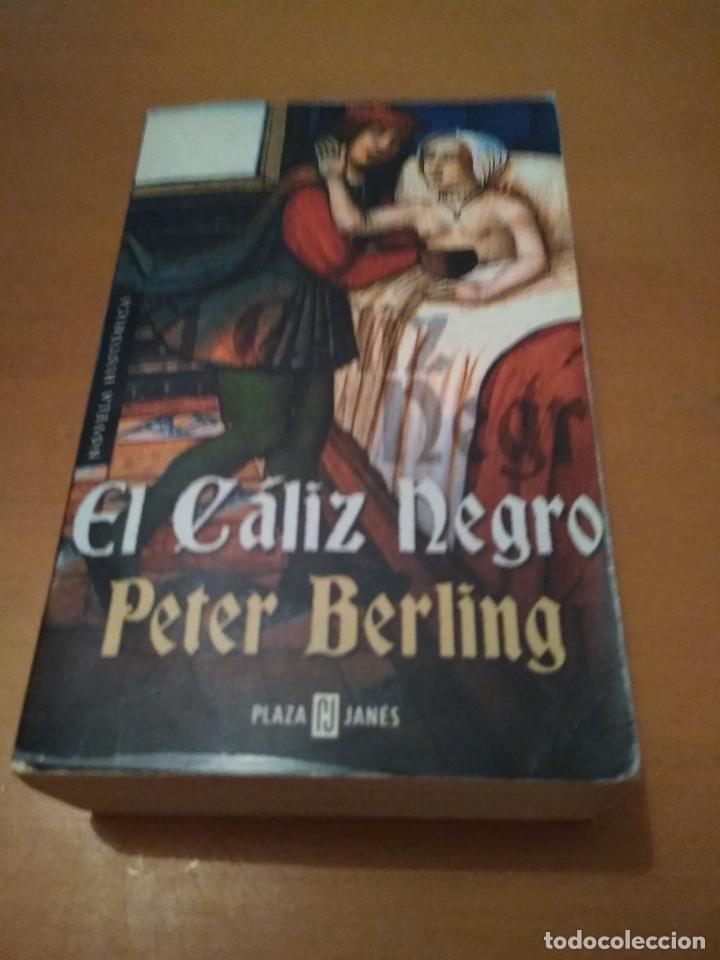 Libros antiguos: El c&aacute;liz negro - Foto 1
