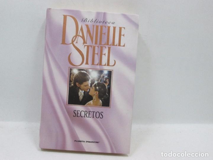 Libros antiguos: LIBRO - DANIELLE STEEL - SECRETOS - Foto 1