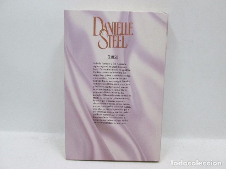 Libros antiguos: LIBRO - DANIELLE STEEL - EL BESO - Foto 3
