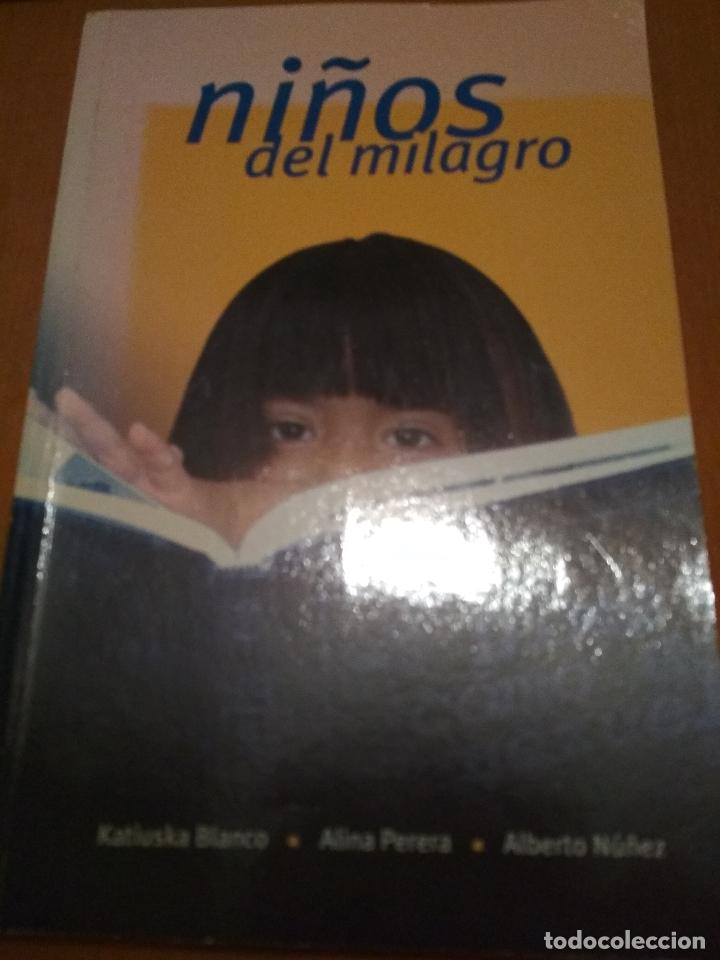 Libros antiguos: Ni&ntilde;os milagro - Foto 1