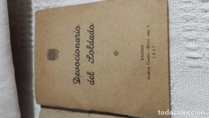 Libros antiguos: Devocionario del soldado. 1947. - Foto 4