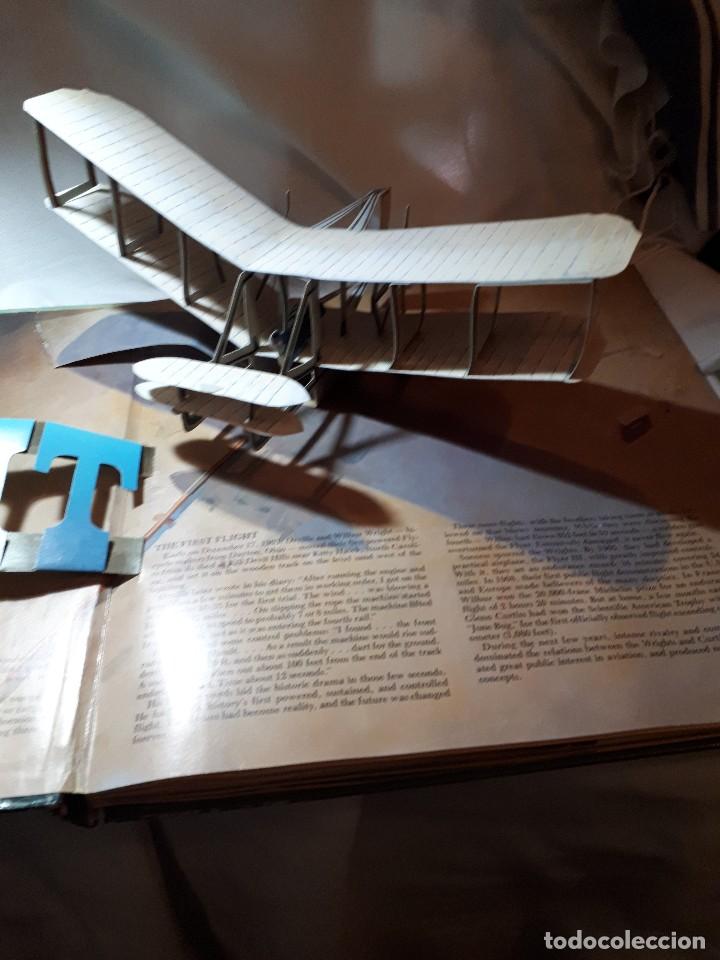 Libros antiguos: FLIGHT, grandes aviones en pop-up - Foto 3