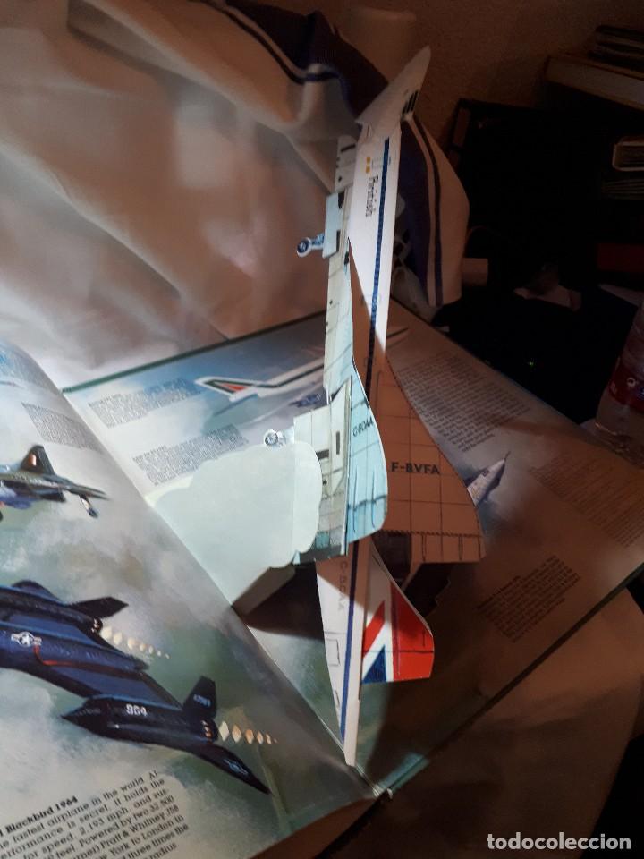 Libros antiguos: FLIGHT, grandes aviones en pop-up - Foto 6