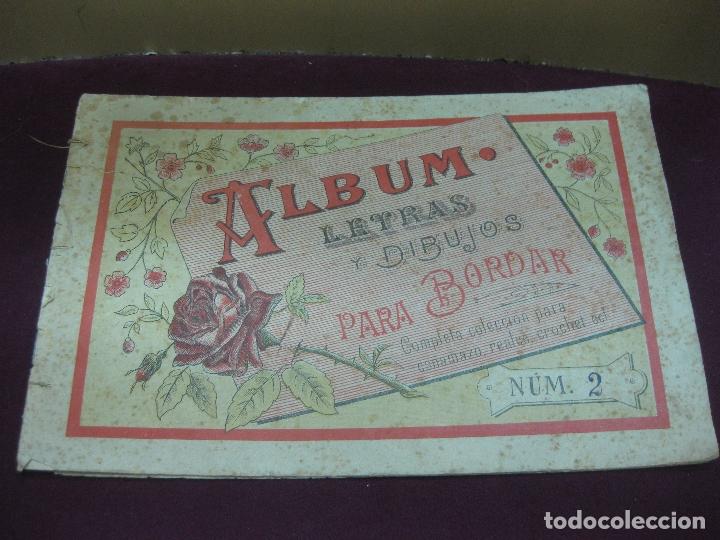 Libros antiguos: ALBUM PARA BORDAR LETRAS Y DIBUJOS. NUM 2. - Foto 1