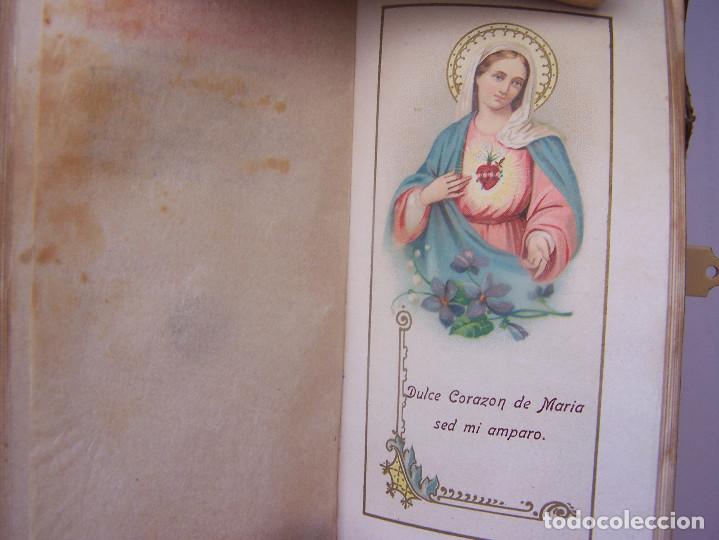 Libros antiguos: Libro de Primera Comuni&oacute;n. Tapas en pergamino barnizado. 1930. - Foto 4